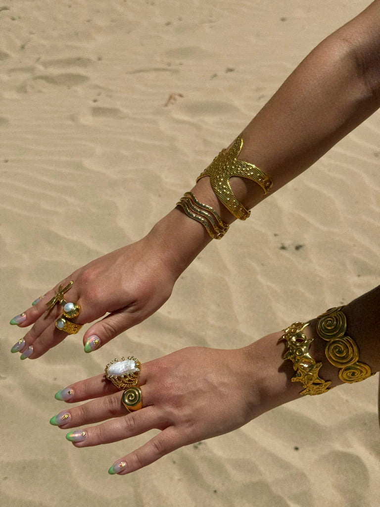 SPIRAL BANGLE