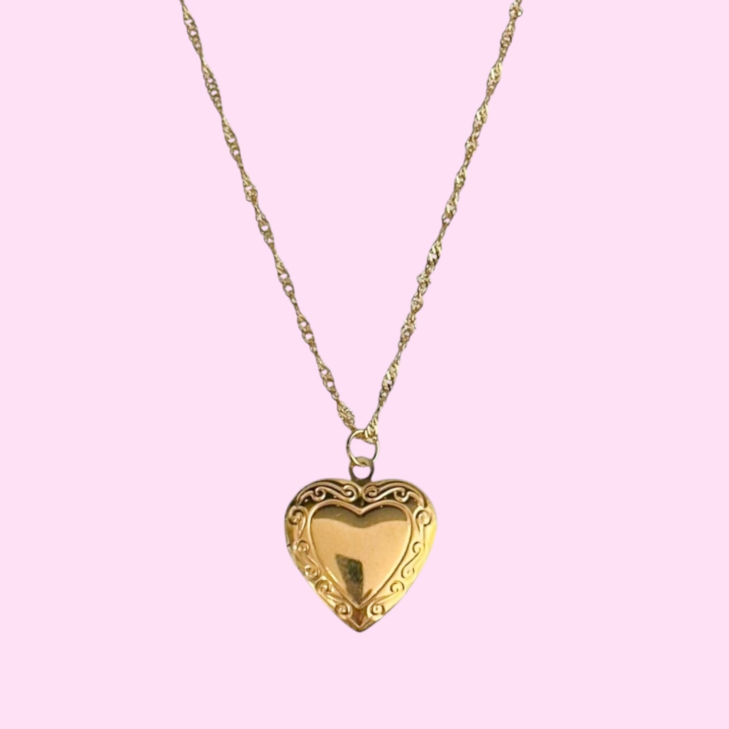 DAINTY HEART LOCKET
