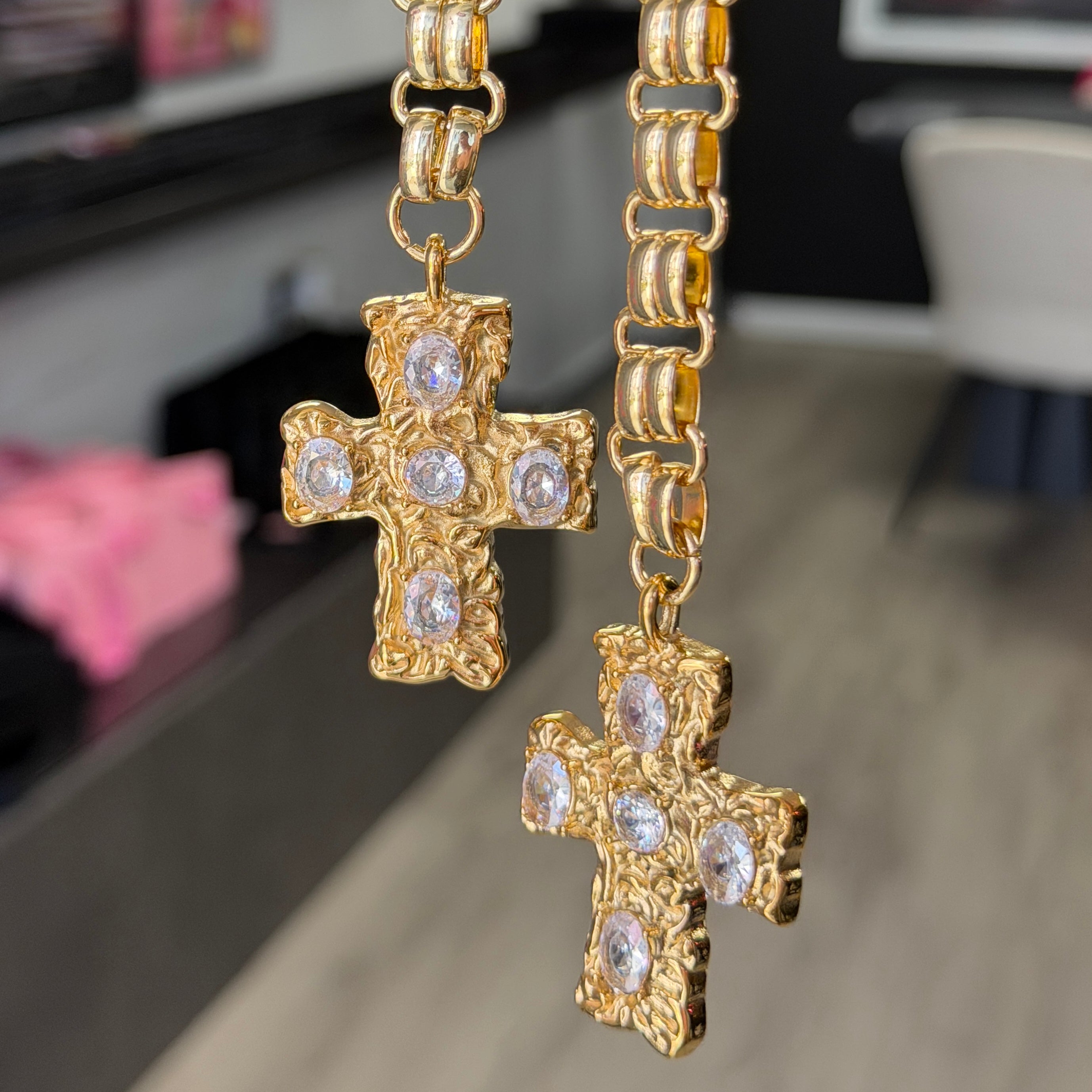 Mia Lariat Necklace | 18k Gold Plated Cross | CP STATEMENT
