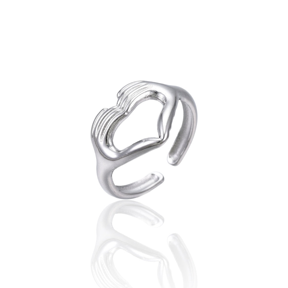 HEART HUGGING RING
