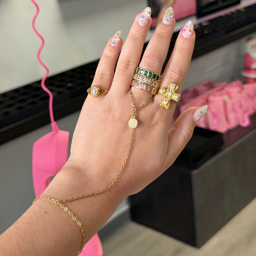 LARA HAND CHAIN - WATERPROOF HAND CHAIN – CP STATEMENT