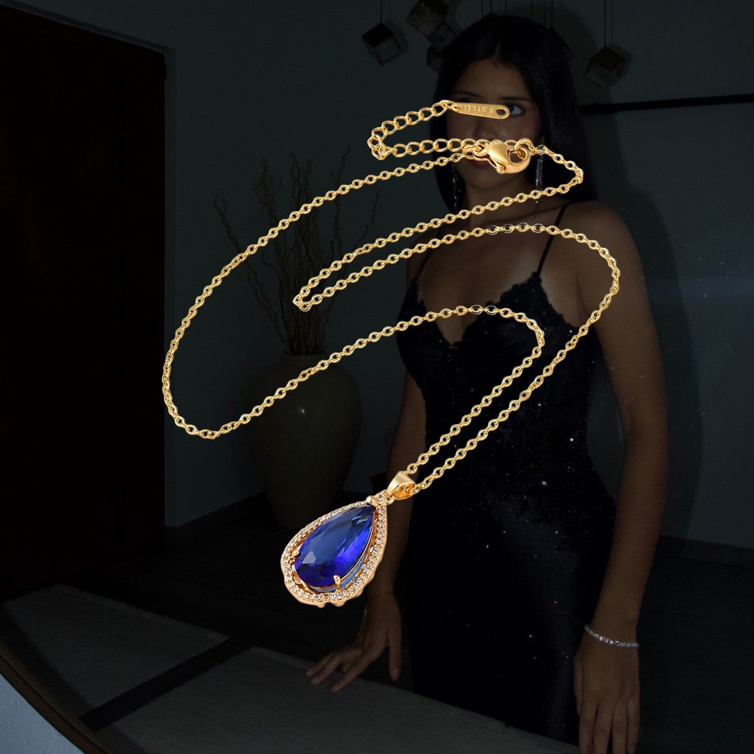 INDIGO DIAMOND NECKLACE