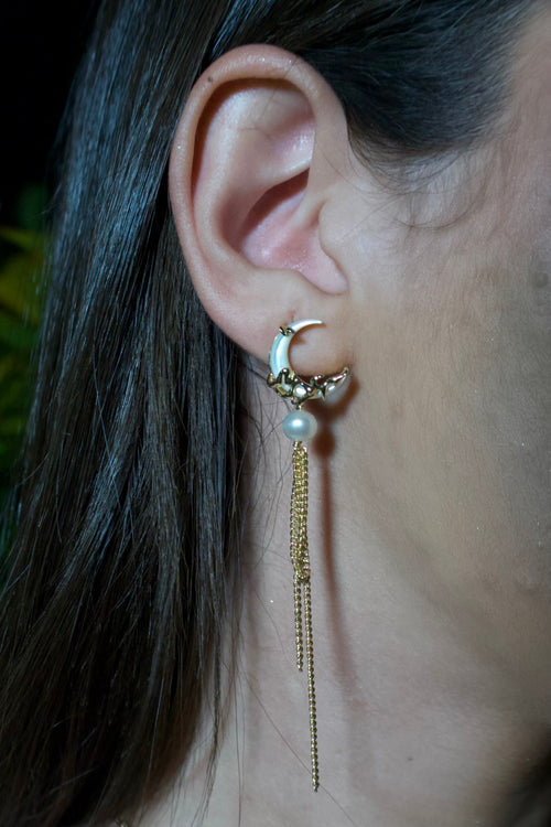 ASYMMETRICAL NERINA PEARL EARRINGS