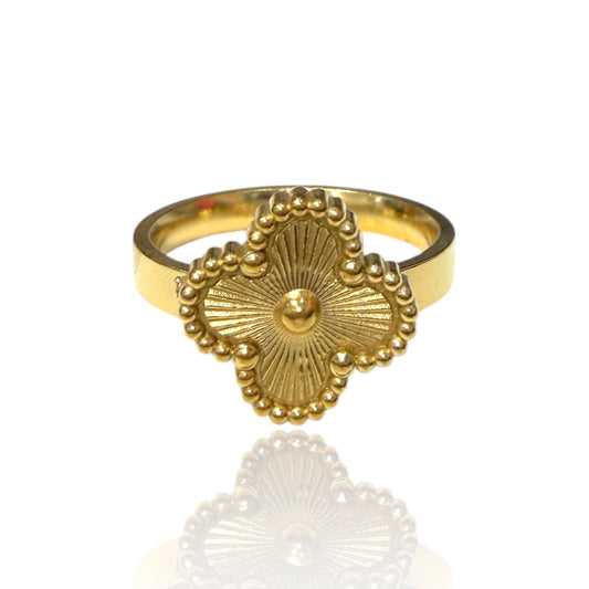 CLOVER RING