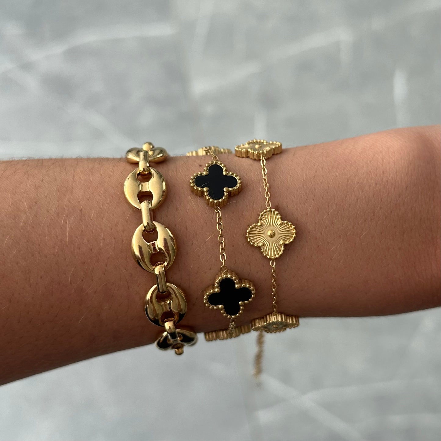 GOLD CLOVER BRACELET