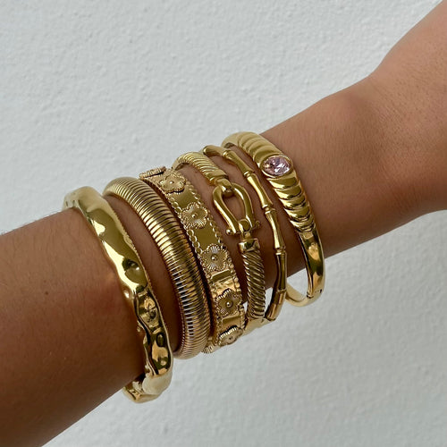 BELT BANGLE