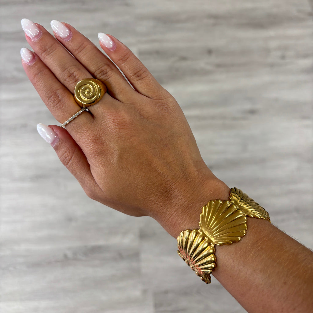 OYSTER BANGLE