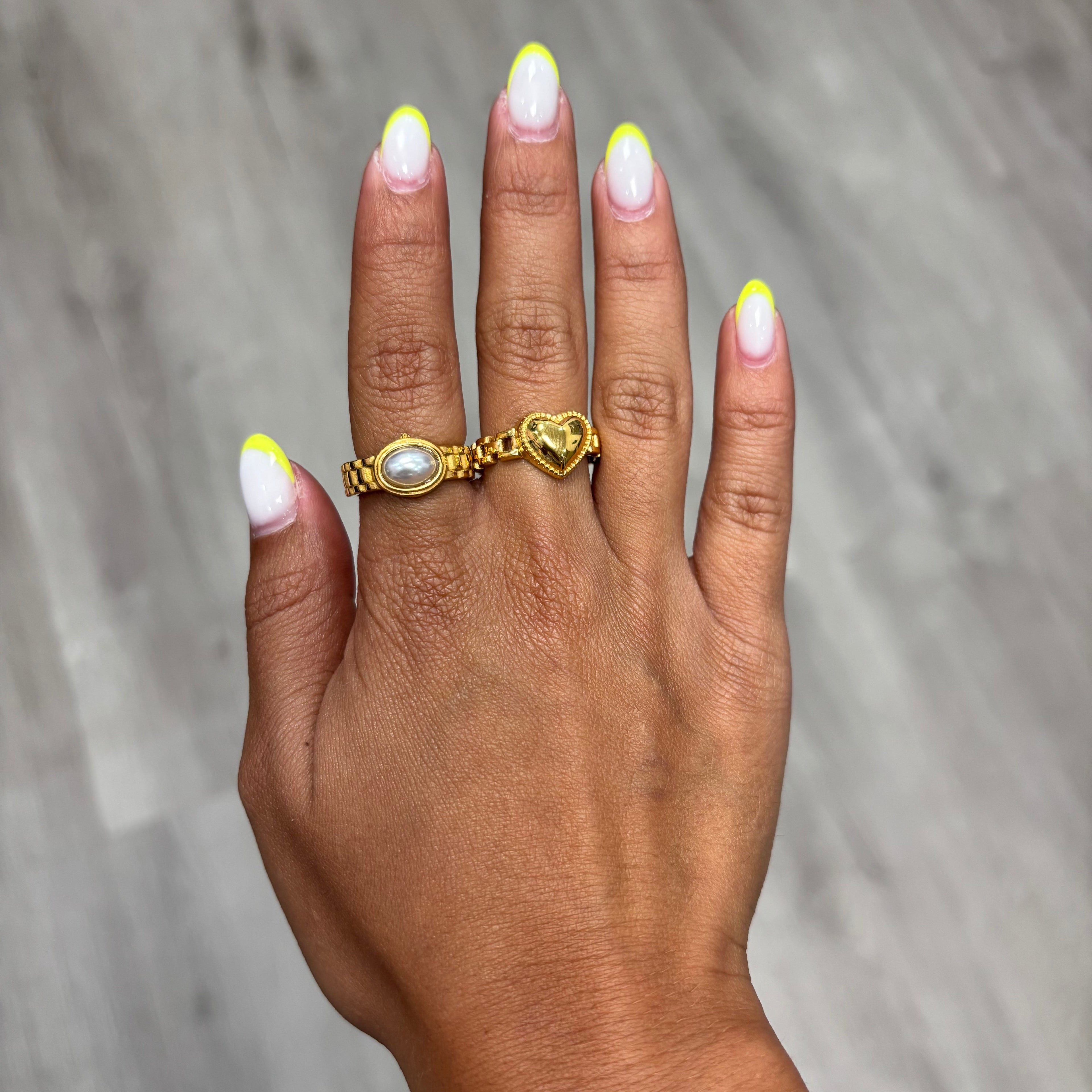 PEARLY BAND RING