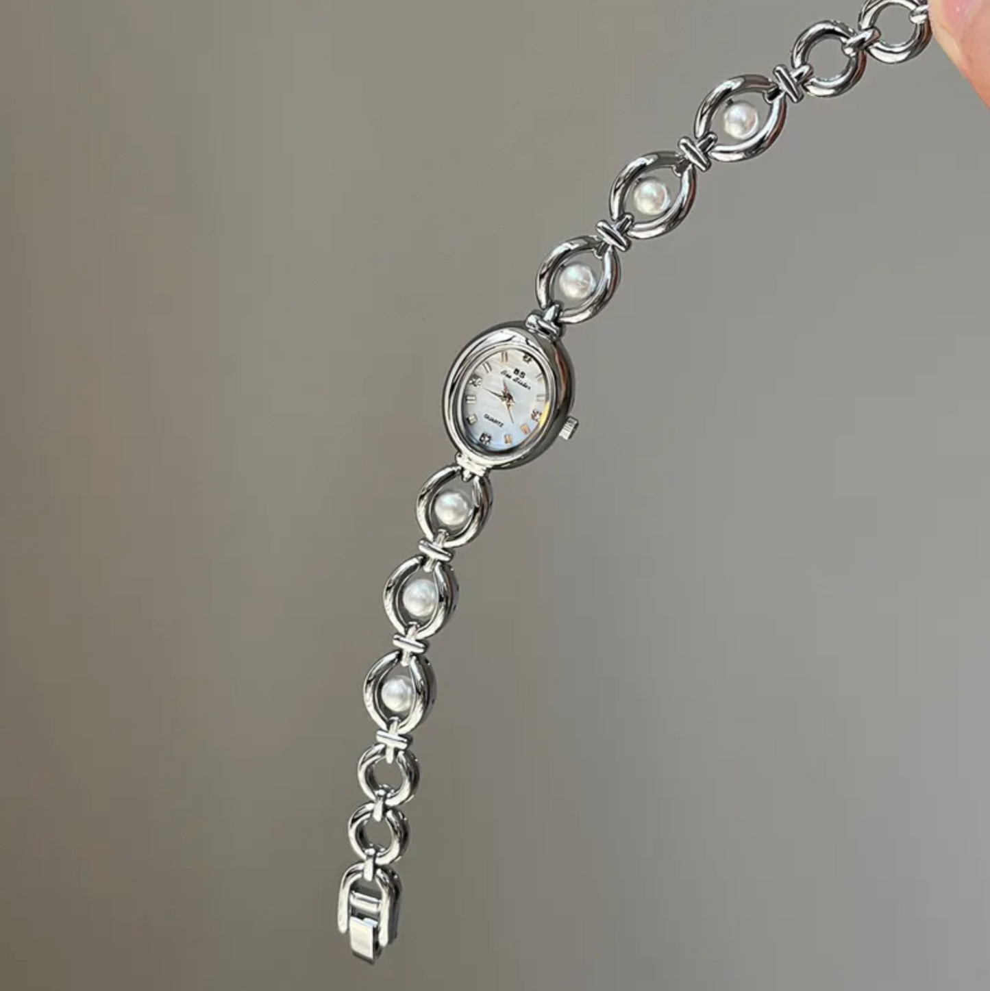 SILVER VINTAGE WATCH