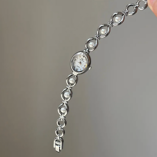 SILVER VINTAGE WATCH
