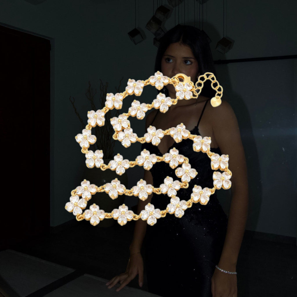 PETALIA DIAMOND NECKLACE